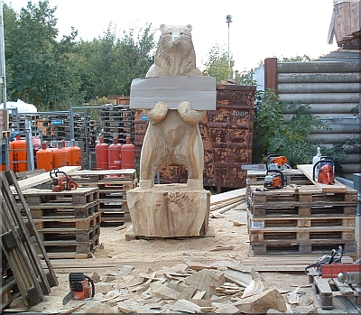 gro�er b�r jochen adam holzwerker motors�ge