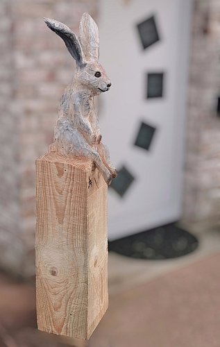 feldhase Hase rabitt holzwerker brown hare chainsaw motors�ge kettens�ge jochen adam