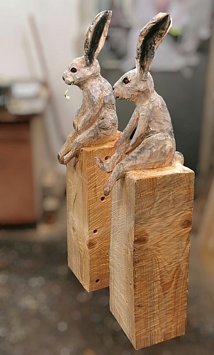 feldhase Hase rabitt holzwerker brown hare chainsaw motors�ge kettens�ge jochen adam