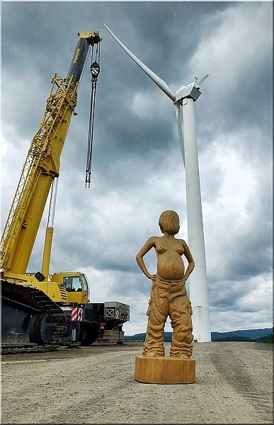 schwangere  holz schnitzen motors�ge kettens�ge holzwerker